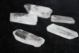 Кристалл горного хрусталя большой